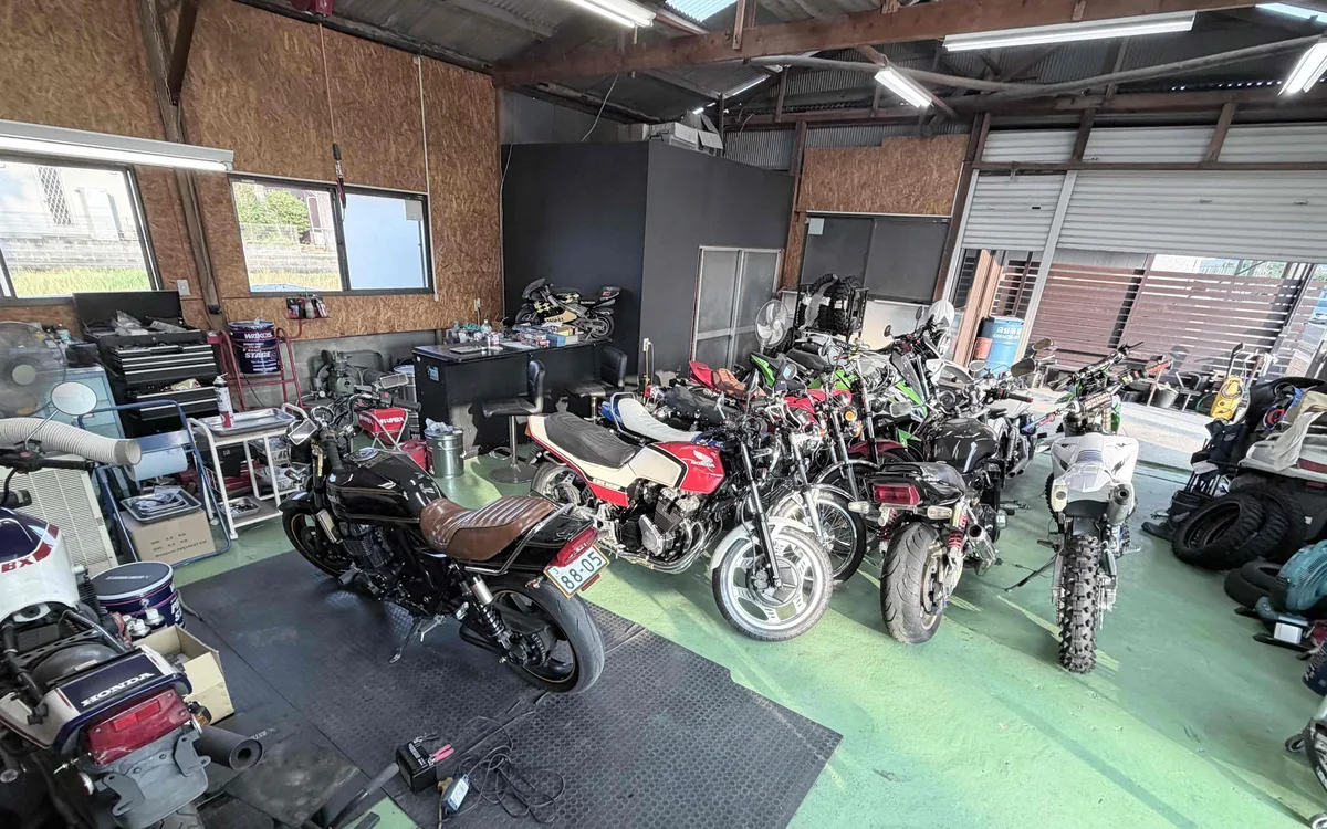 24Garageの店舗内観